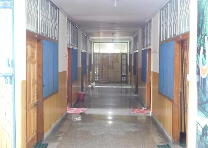 Lalazar Hotel