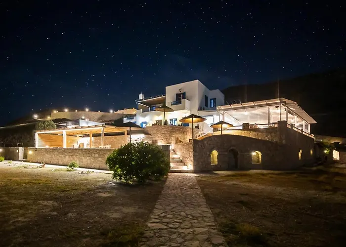 Agia Kiriaki Beach (Milos) Hotels