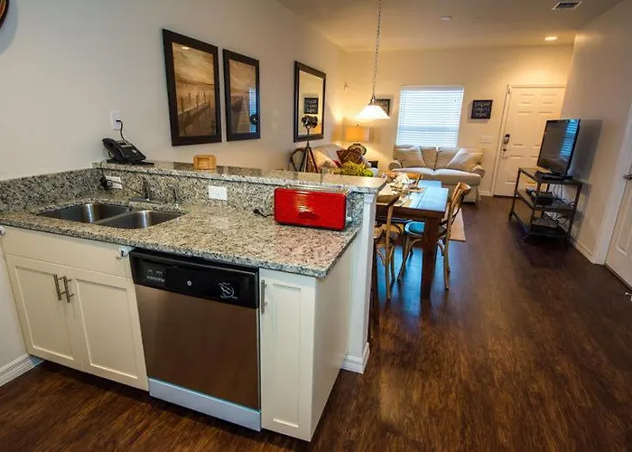 Happy Port, Your Home Very Close To Entertainment