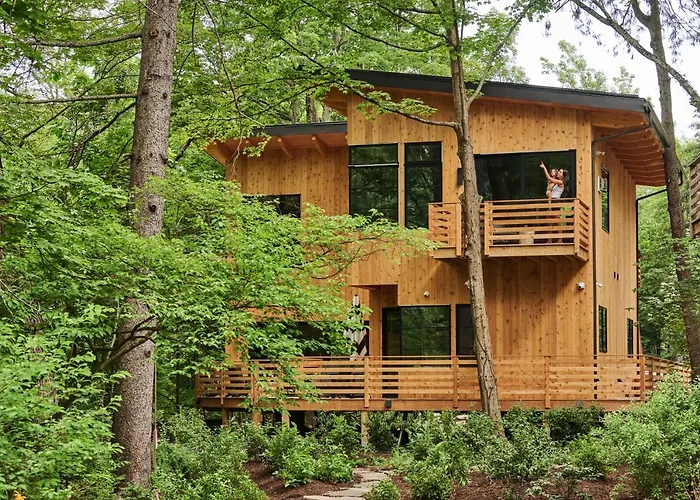 Woodstock Hotels