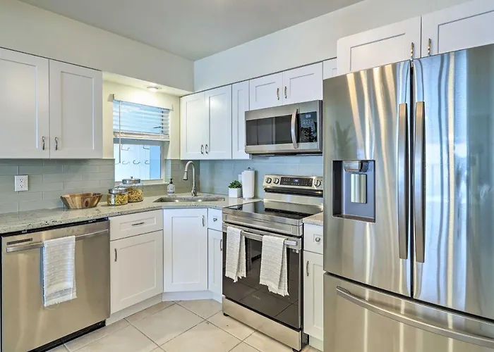 Walkable Florida Duplex: 2 Blocks To Cocoa Beach!