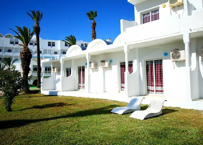 Hotels in Chott Meriem