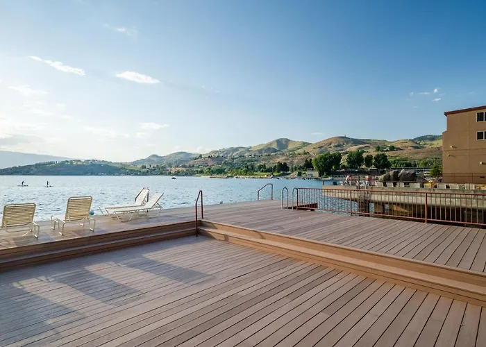 Chelan Beach hotels
