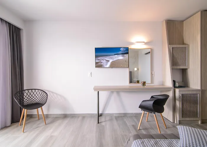 Hotels in Lagomandra
