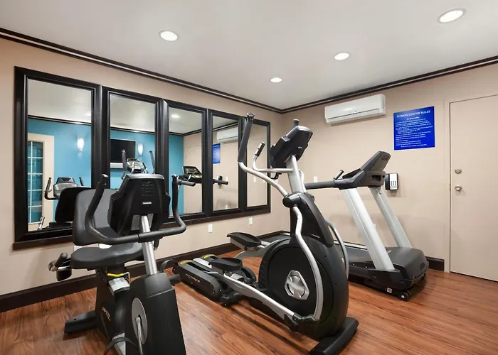 Days Inn & Suites By Wyndham Conroe North