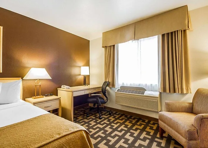 Jenner Beach hotels