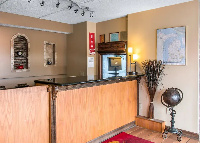 Super 8 By Wyndham Petoskey
