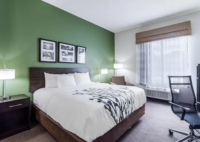 Smithfield Hotels