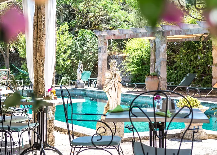 Sant Lluis Hotels