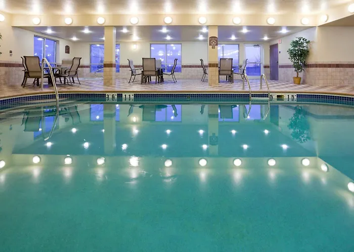 Holiday Inn Express Hotel & Suites Grand Forks By Ihg