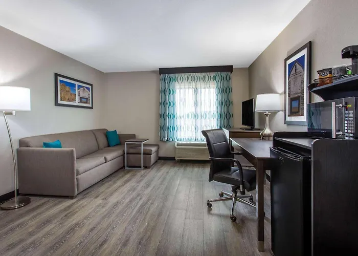 Effingham Hotels