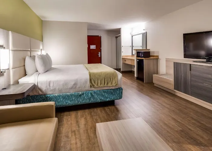 Sandy Hotels