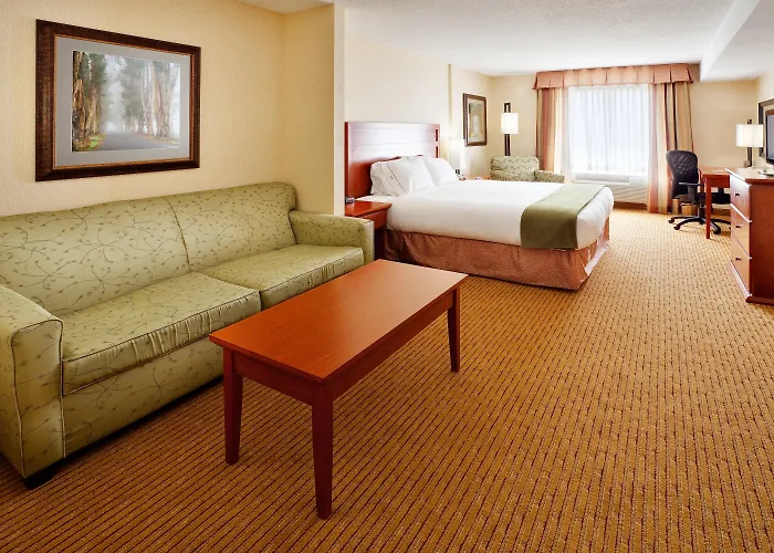 Holiday Inn Express Hotel & Suites Clarington - Bowmanville By Ihg