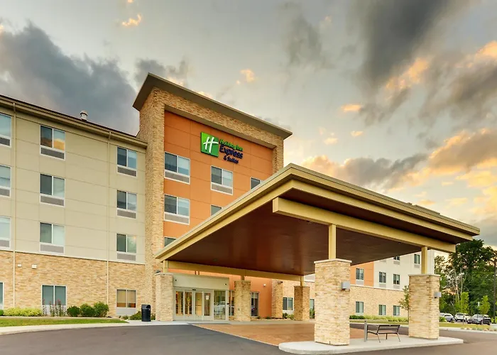 Saugerties Hotels