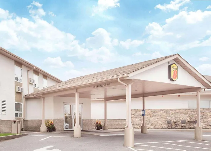 Kenora Hotels