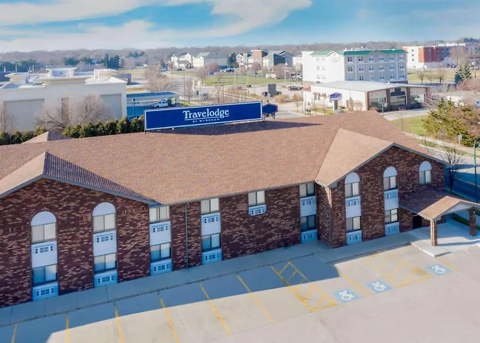 Elkhart Hotels