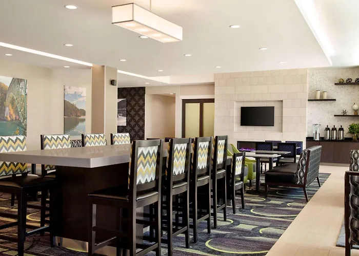 La Quinta Inn & Suites By Wyndham Burlington