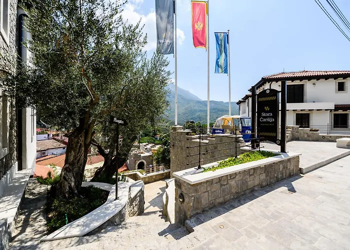 Bar Hotels