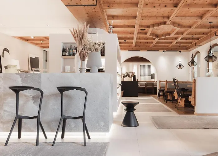 Hotels in Fiss