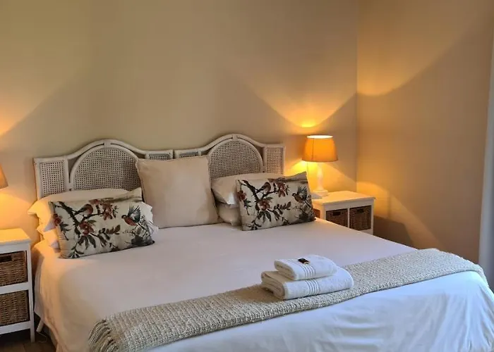 Bellville Beach hotels