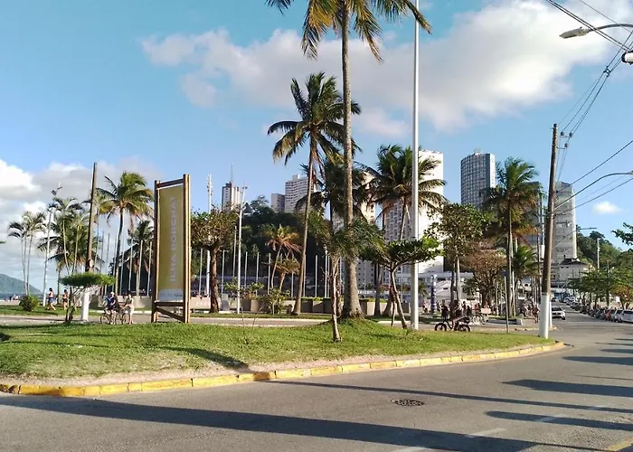 Apto acochegante com Praia e lazer