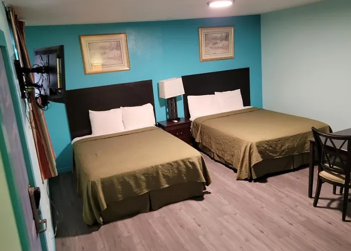Trade Winds Motel
