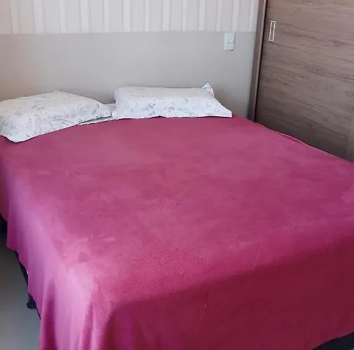 Suíte 1 com cama de casal,em apartamento compartilhado ar condicionado, tv, e Wi-fi -frigobar
