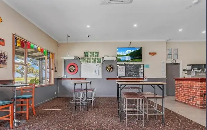 Falcon Hotel Motel