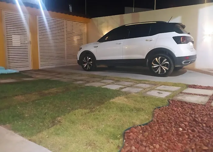 Casa Amarela na Praia de Guaibim-Taquari
