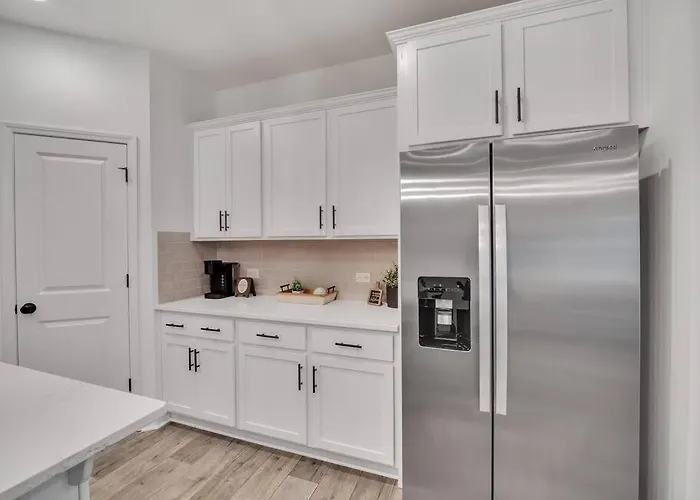 Gorgeous New Townhome/Charlotte!