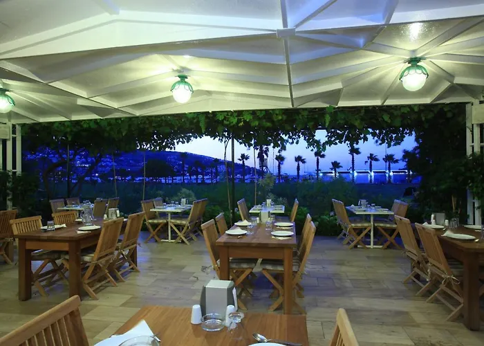 Catamaran Hotel