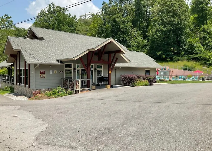 Carr'S Northside Hotel And Cottages