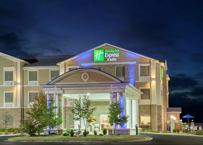 Clarksville Hotels
