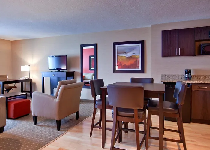 Holiday Inn Express Hotel & Suites Chatham South By Ihg