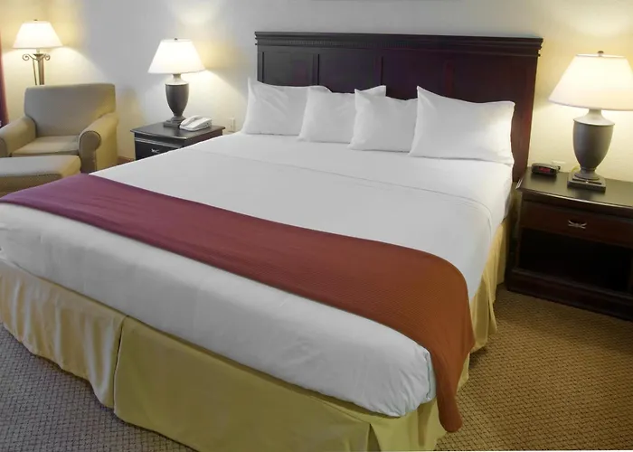 Lucedale Hotels
