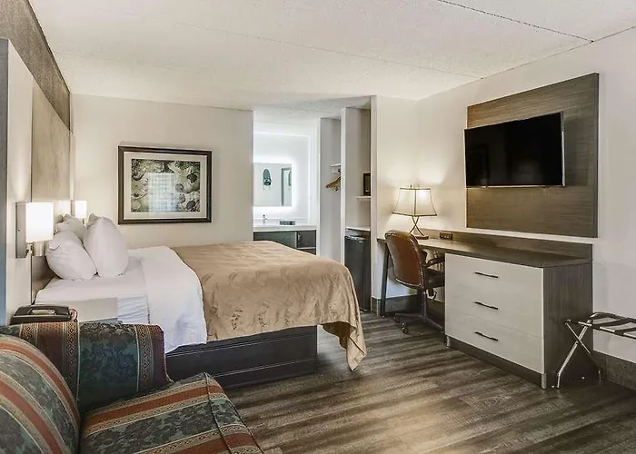 Elberton Hotels
