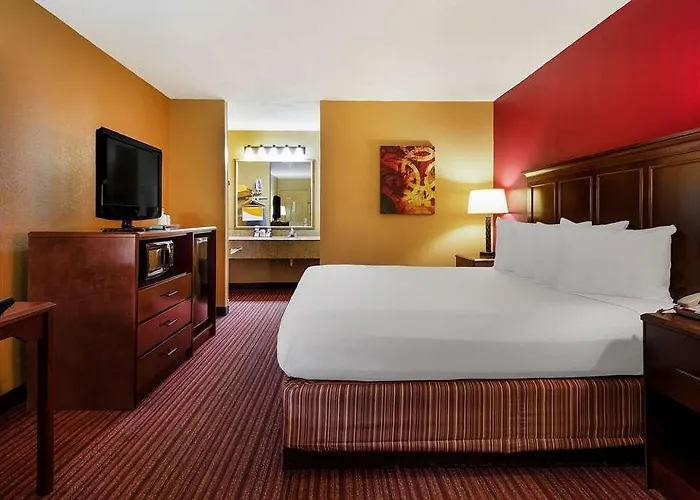 West Helena Hotels