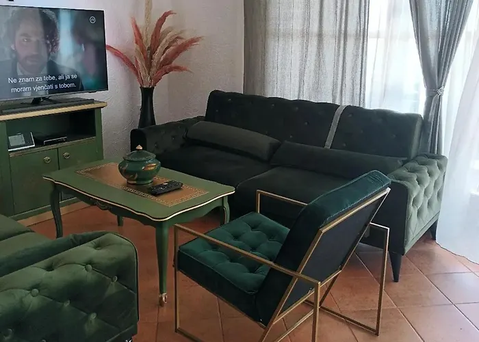 Villa Wolf Castle - Vanjski Grijani Bazen 365 Dana I Pet Friendly
