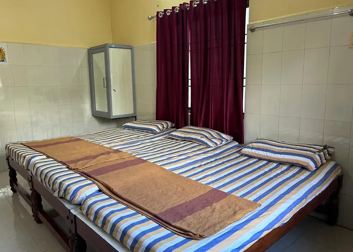 Chinmayi Tourist Home - Opposite To Temple Only 50 M