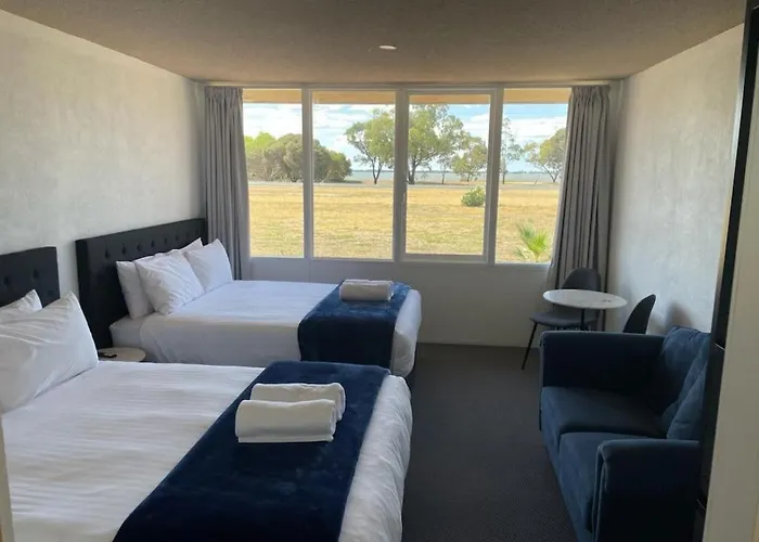 Lake Boga Hotels