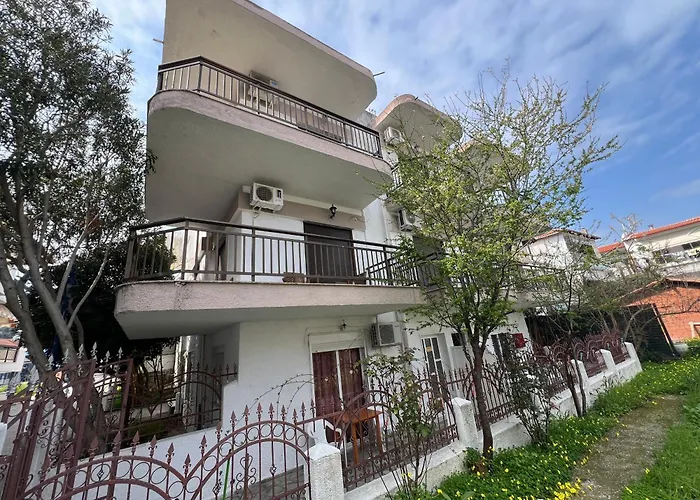 Pelekan Rooms And Apartments Athina 34