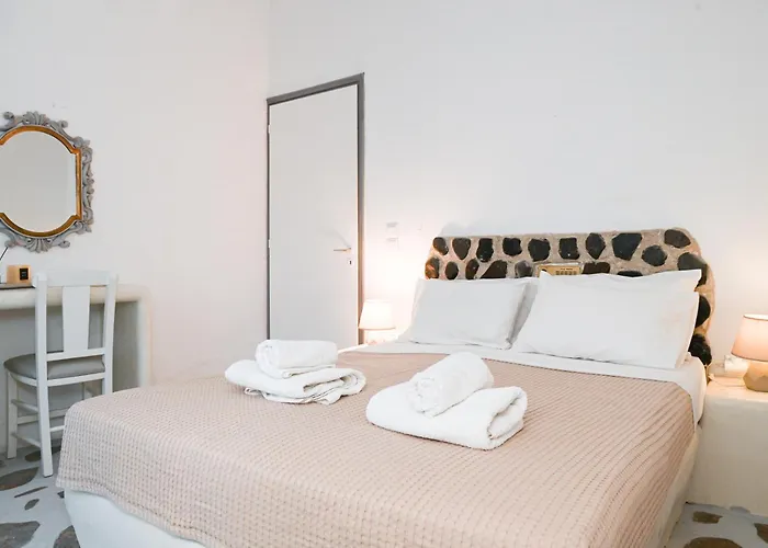 Kamari (Santorini) Beach hotels