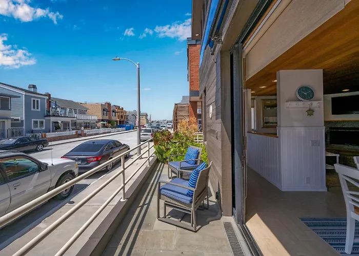 4 Bedroom Home In Quiet Neighborhood Near Beach