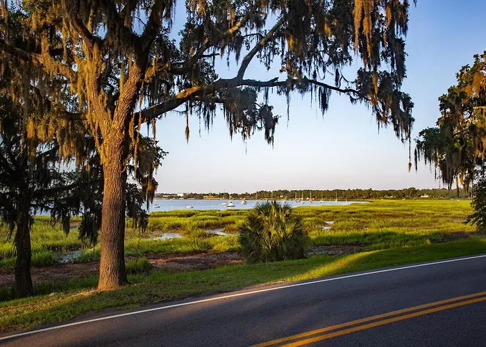 Beaufort Beach hotels