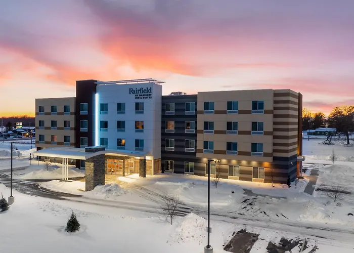 Austinburg Hotels
