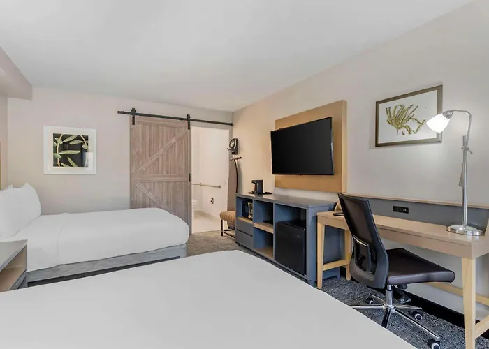 Vallejo Hotels