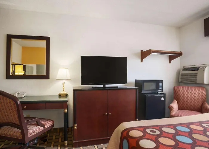 Brookville Hotels