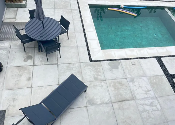 Palulu Flat Juquehy - O refúgio perfeito para casais e famílias - Área de Lazer com Piscina e Sauna - Garagem Subterrânea - Serviço de Praia