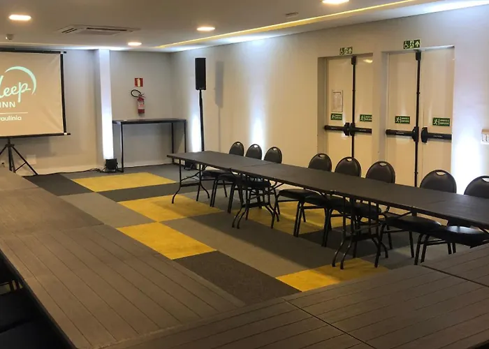 Paulinia Hotels