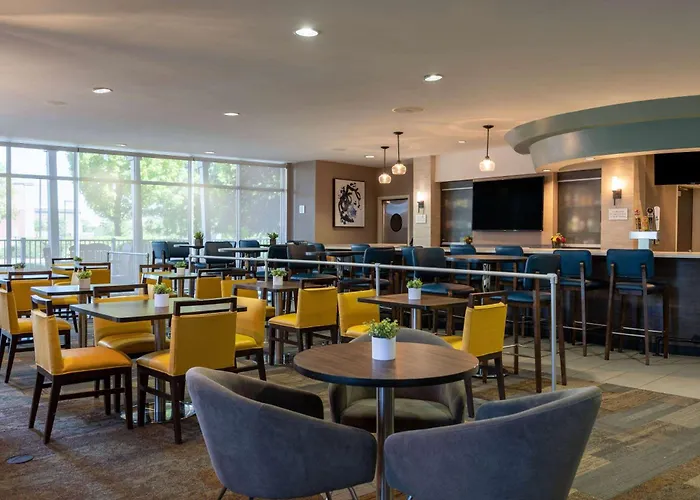 Clarks Hill Hotels